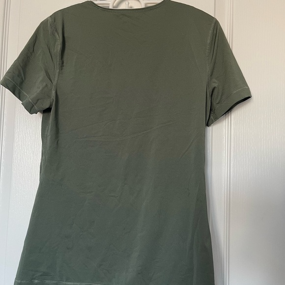 Nike olive green dri-fit running tee - Picture 3 of 3
